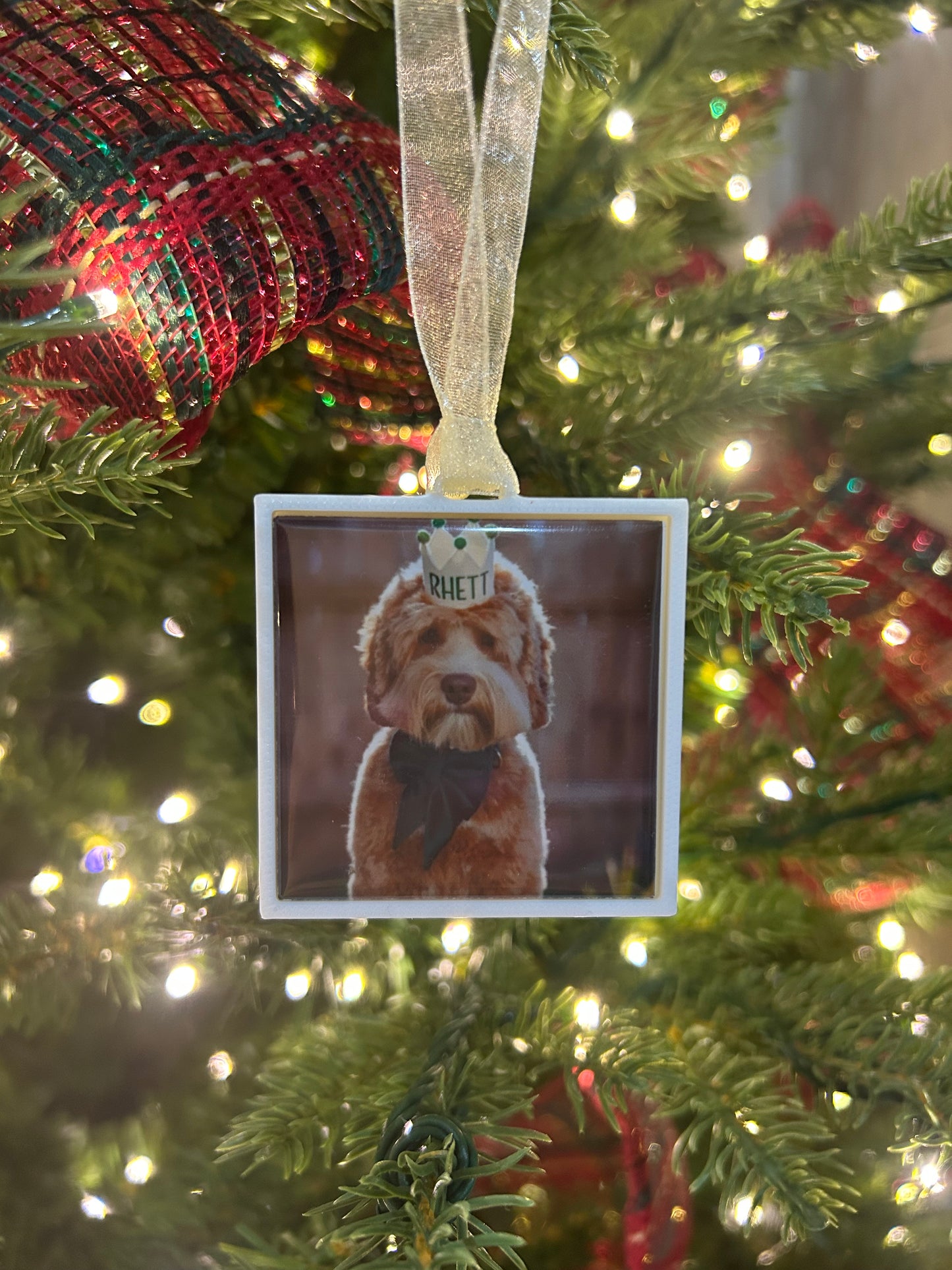 Holiday Ornament with 2x2 Custom Magnet